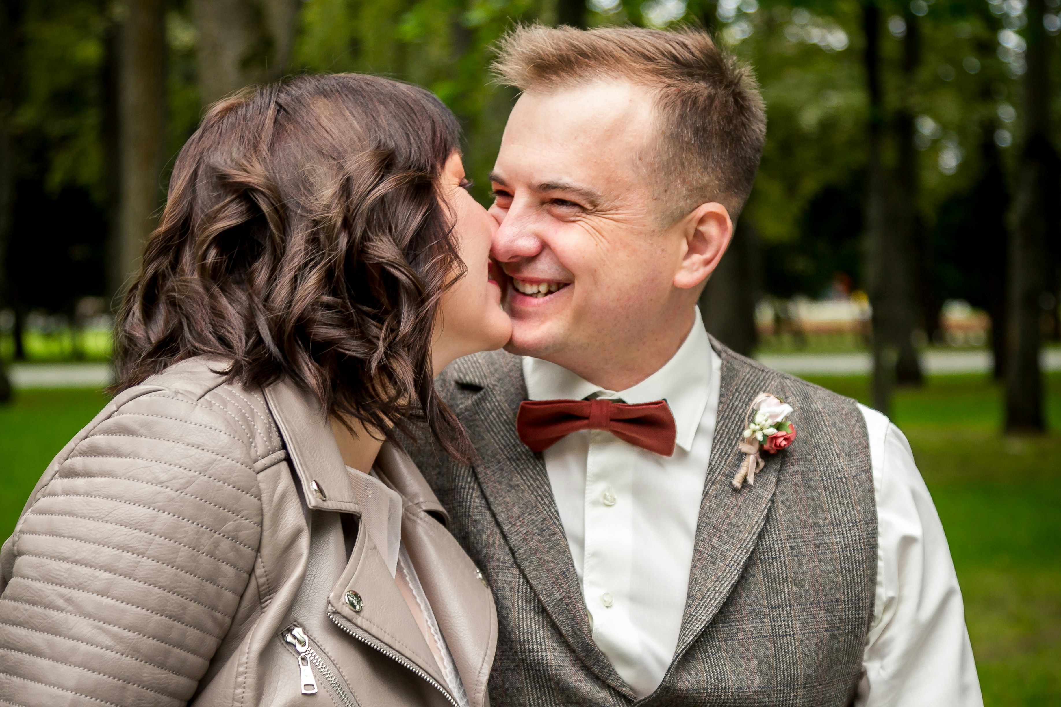 White couple kissing paired by matchmakers in Alexandria